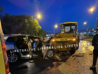 В Липецке легковушка влетела под каток, водитель погиб