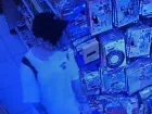 В Липецке 20-летний парень на спор украл из детского магазина три игрушки