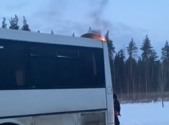 Междугородний автобус Липецк-Задонск загорелся во время рейса