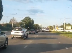 Пробок на Ссёлках нет, машины стоят в другом месте: автомобилисты присылают «Блокноту Липецк» видеоа работу липецких дорожников