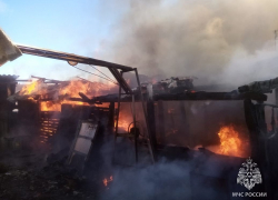 За прошедшие выходные в Усманском районе сгорело два здания