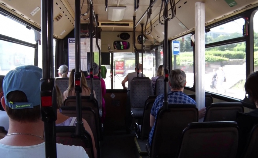 Горожане жалуются на отсутствие кондиционеров в липецких автобусах 