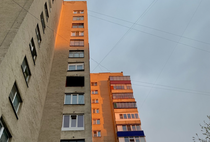 ООО УК «Рассвет» ответит в суде за мусор в подвале дома на Ново-Весовой