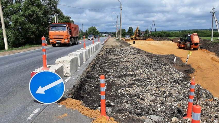 На трассе в районе Сухой Лубны продолжается ремонт дороги